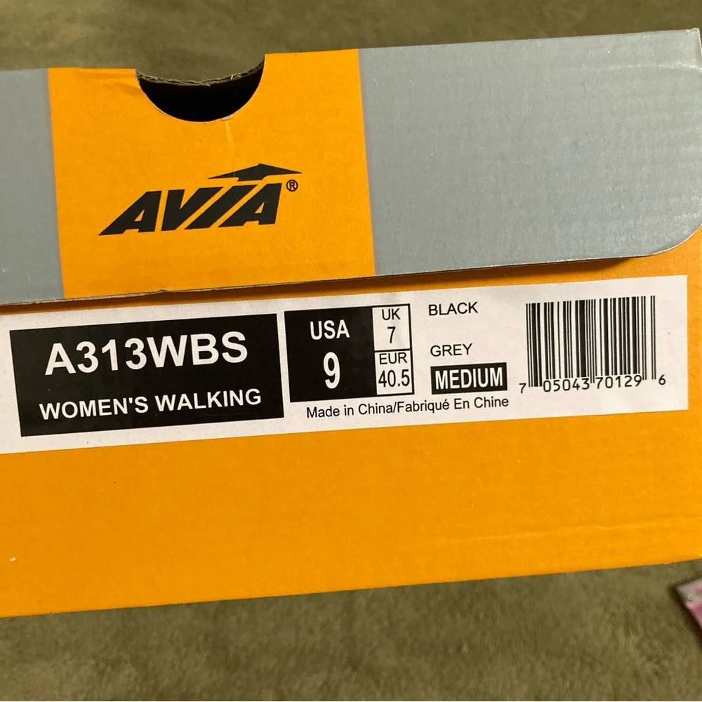 NIB Vintage Avia Walking Shoe Sneakers Size 9M